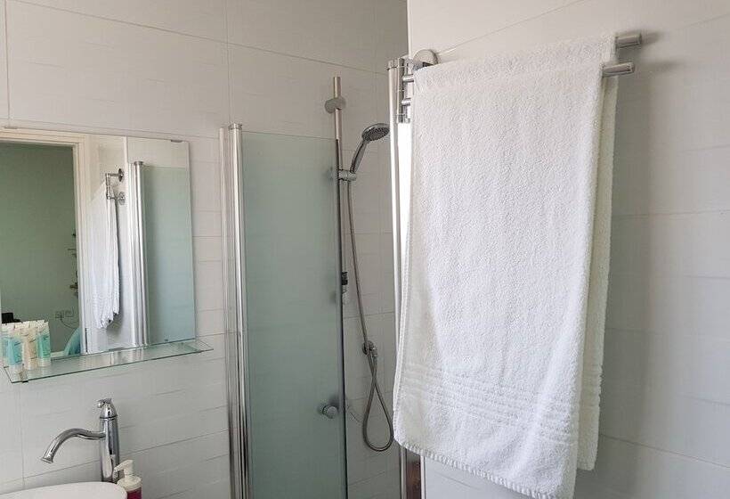 Dört Kişilik Standart Oda, Airport Guest House