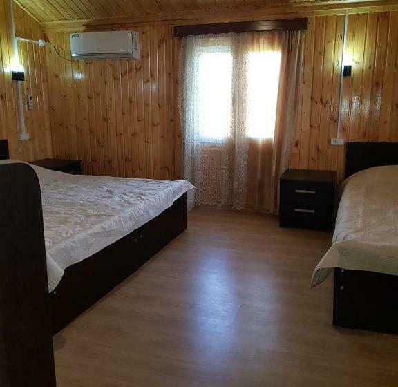 اتاق استاندارد سه نفره, Anaklia Guest House