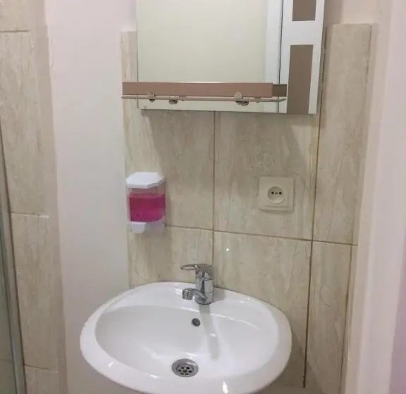 اتاق استاندارد, Guest House Qedi