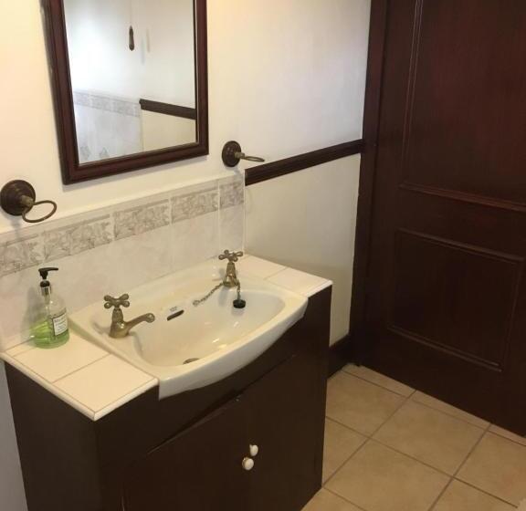 غرفة قياسية فردية, Stone Cottage