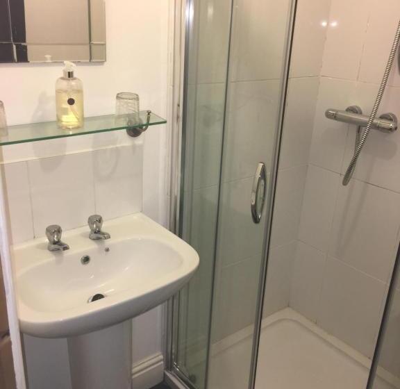 غرفة قياسية, Stone Cottage