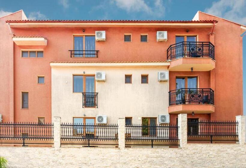 Номер Стандарт, Vila Patricia