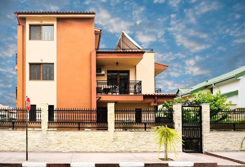 Номер Стандарт, Vila Patricia