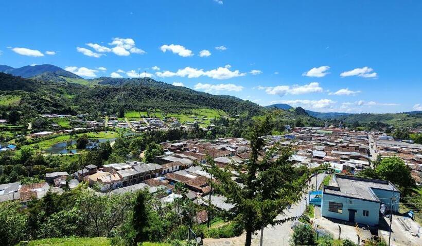 Номер Стандарт Вид на Горы, Posada Turistica Nakku