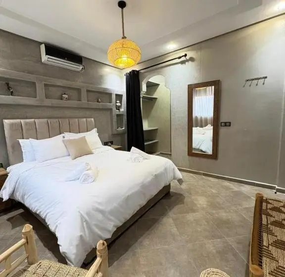 キングサイズベッドのスタンダードルーム, Paradise Blue Wave Hostel   Guest House