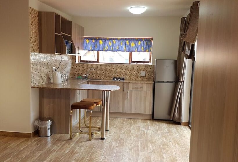 דירת חדר בקומת קרקע, 50 Galena Affordable Luxury