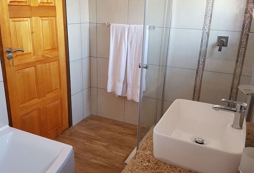 דירת חדר בקומת קרקע, 50 Galena Affordable Luxury