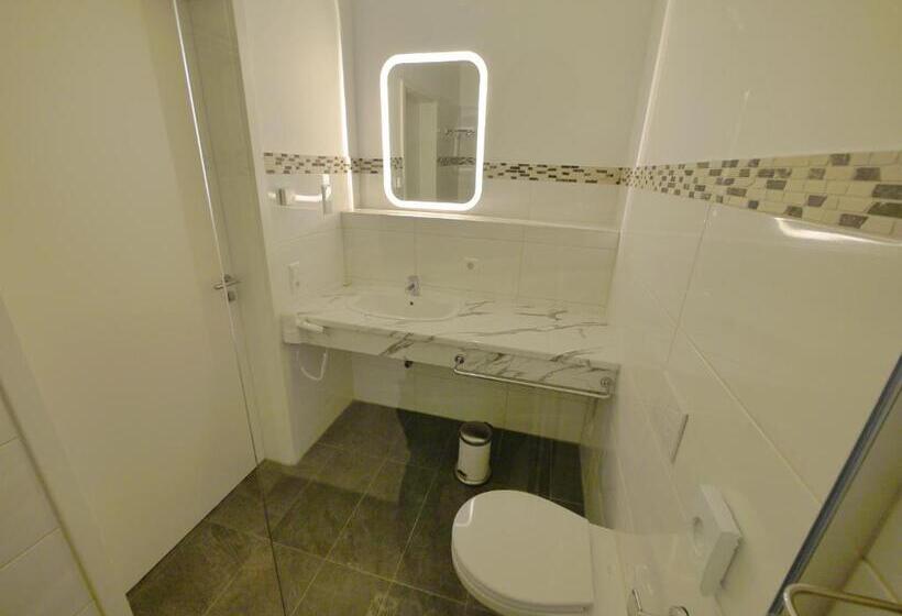 标准工作室, Blue River Side