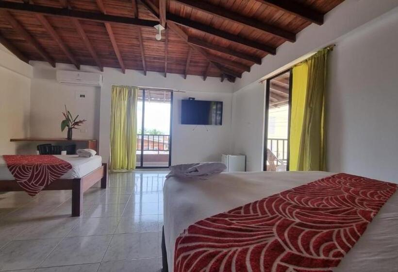 Quarto Triplo Deluxe Vista Mar, Bahía Yubarta