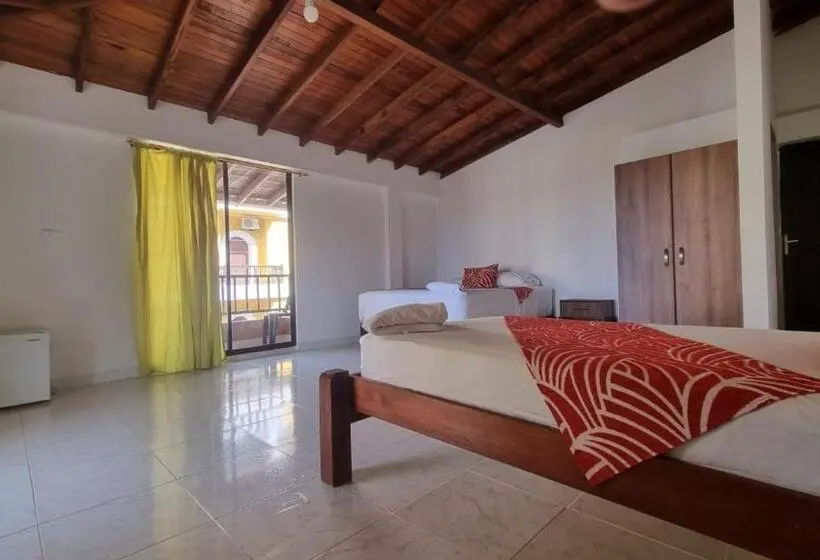 Deluxe Kolmen Hengen Huone Merinäkymä, Bahía Yubarta