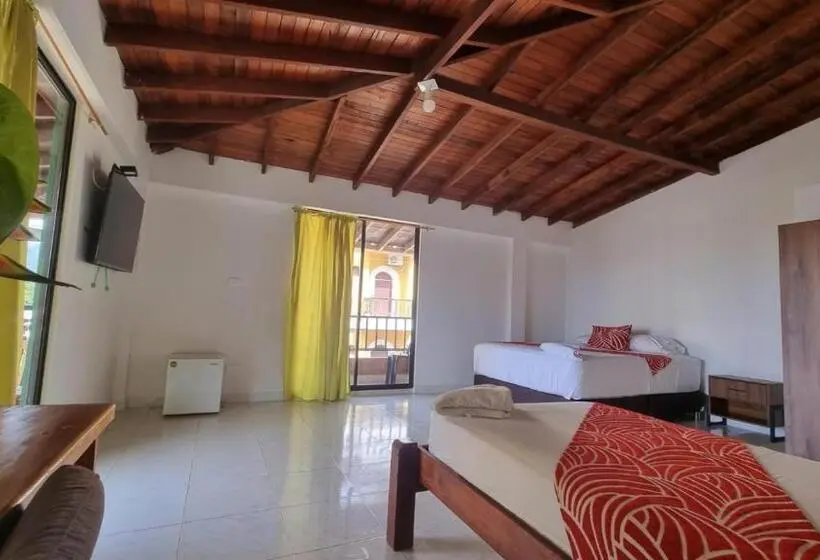 Deluxe Kolmen Hengen Huone Merinäkymä, Bahía Yubarta