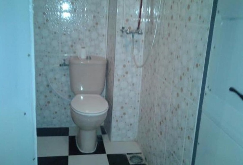 غرفة قياسية فردية, El Ghazi