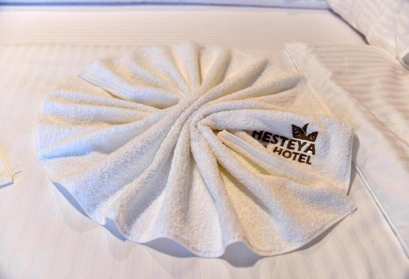 חדר סטנדרט, Hesteya