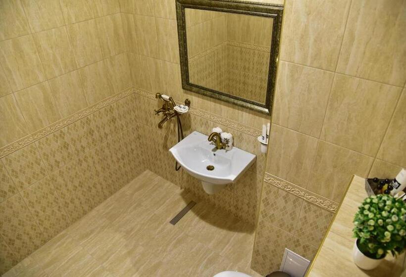 חדר סטנדרט, Hesteya