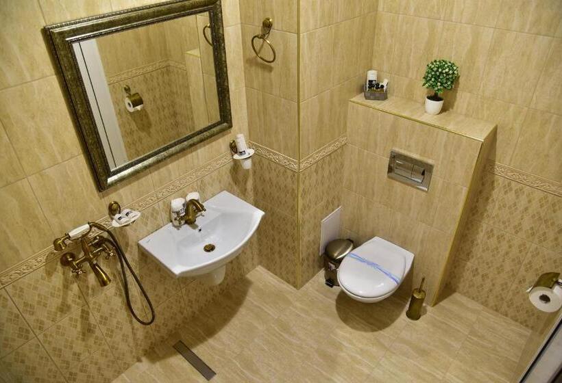 חדר סטנדרט, Hesteya