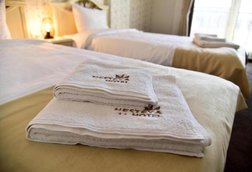 חדר סטנדרט, Hesteya