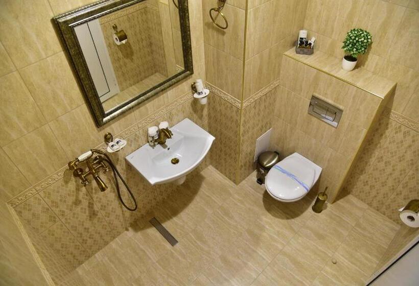 דירת חדר, Hesteya