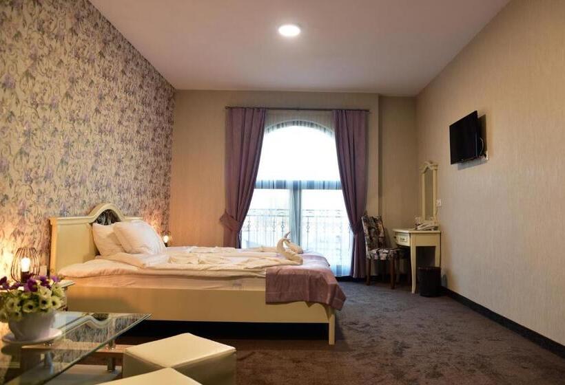 דירת חדר, Hesteya