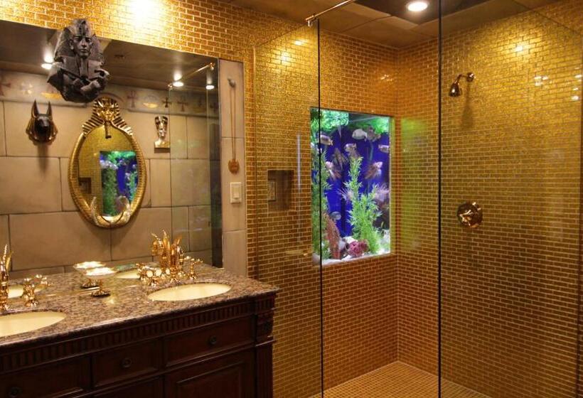 Вилла 3 Спальни, The Roxbury