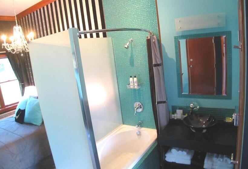 Номер Стандарт, The Roxbury