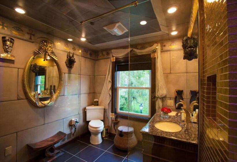 Вилла 3 Спальни, The Roxbury