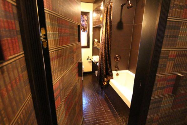 Вилла 3 Спальни, The Roxbury