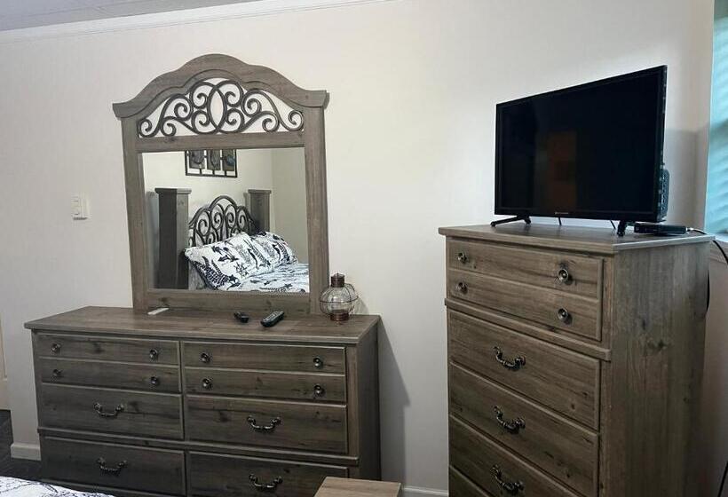 家庭套房, Carbone S Beachside Guest Rooms