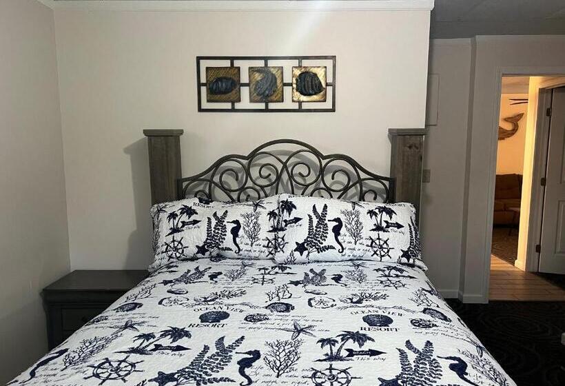 Family Suite, Carbone S Beachside Guest Rooms