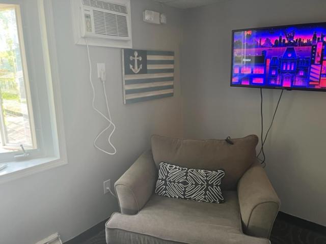 家庭间, Carbone S Beachside Guest Rooms