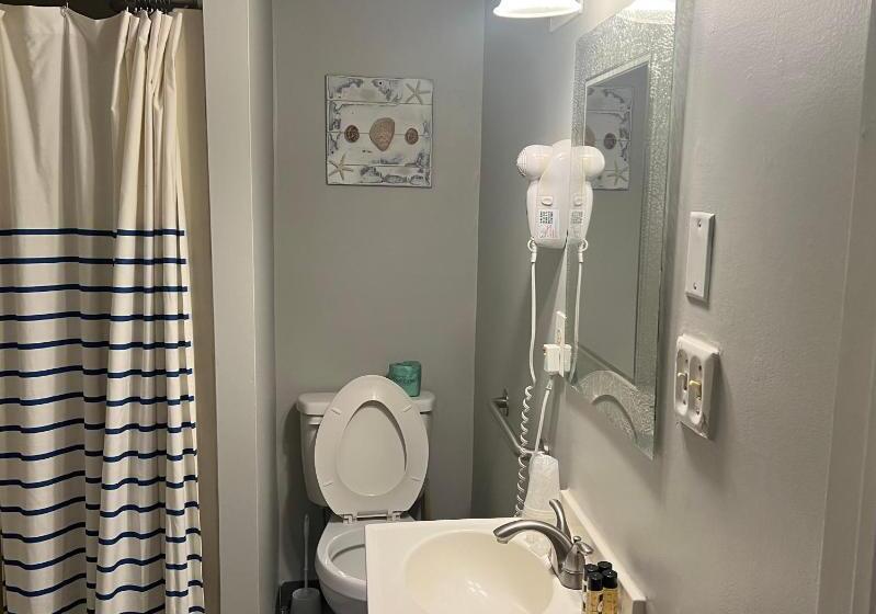 جناح, Carbone S Beachside Guest Rooms