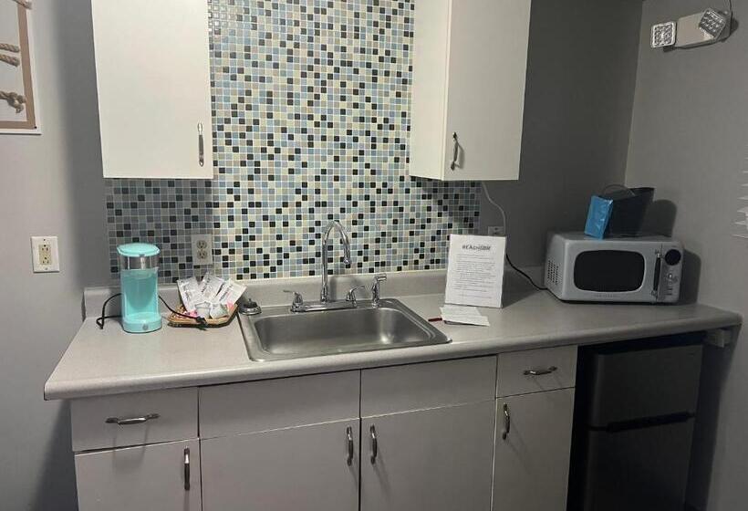 جناح, Carbone S Beachside Guest Rooms