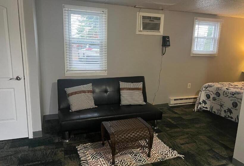 جناح, Carbone S Beachside Guest Rooms