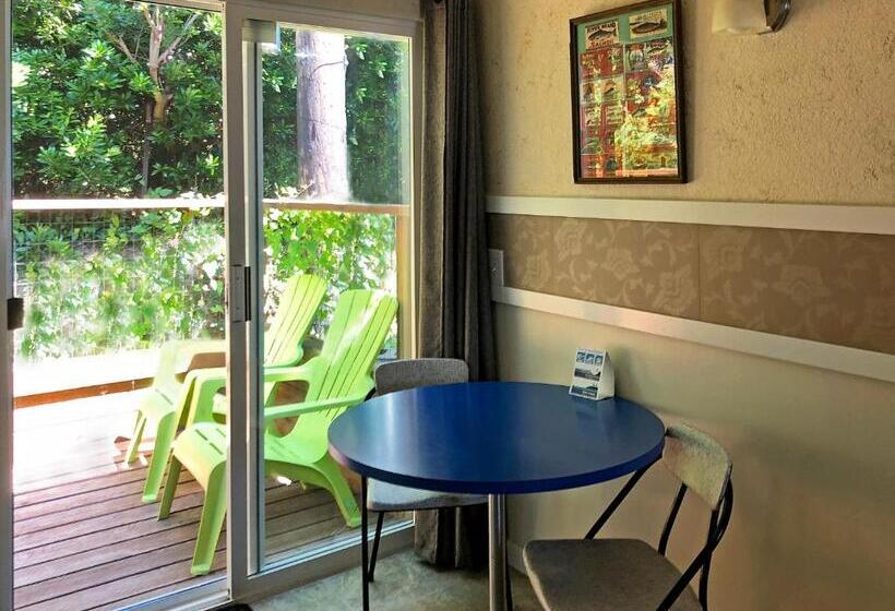 Balkonlu Standart Stüdyo, Wheeler On The Bay Lodge And Marina