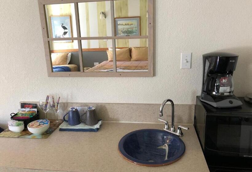 Standart Stüdyo, Wheeler On The Bay Lodge And Marina