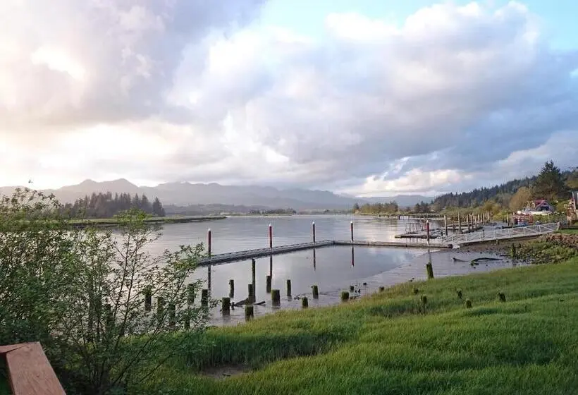 バルコニー付きスタンダードルーム, Wheeler On The Bay Lodge And Marina