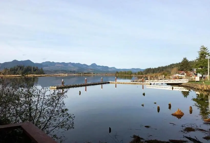 バルコニー付きスタンダードルーム, Wheeler On The Bay Lodge And Marina