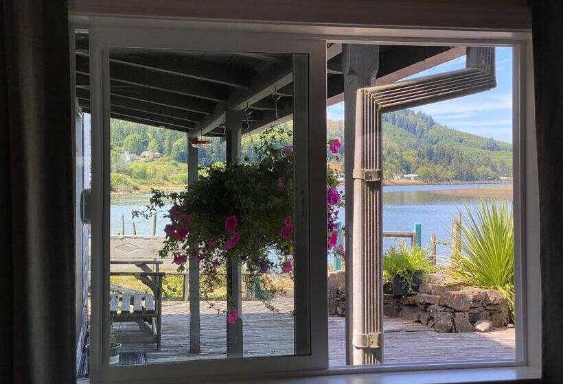 Standart Oda, Wheeler On The Bay Lodge And Marina