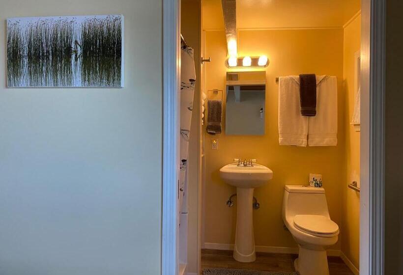 Standart Oda, Wheeler On The Bay Lodge And Marina