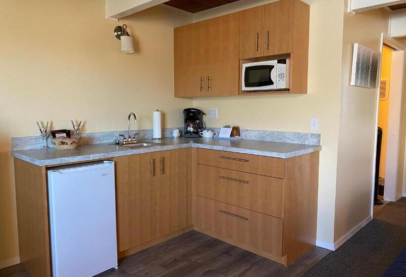 Standart Oda, Wheeler On The Bay Lodge And Marina