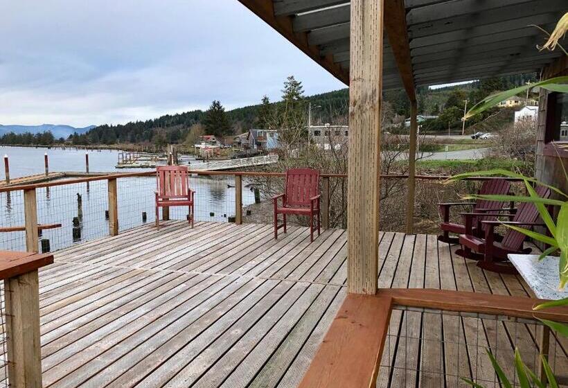 Üç Kişilik Standart Oda, Wheeler On The Bay Lodge And Marina