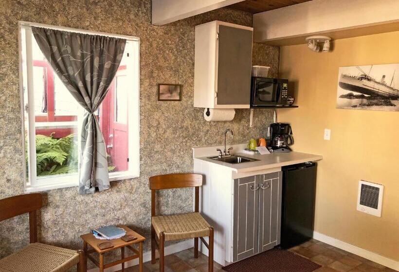 Üç Kişilik Standart Oda, Wheeler On The Bay Lodge And Marina