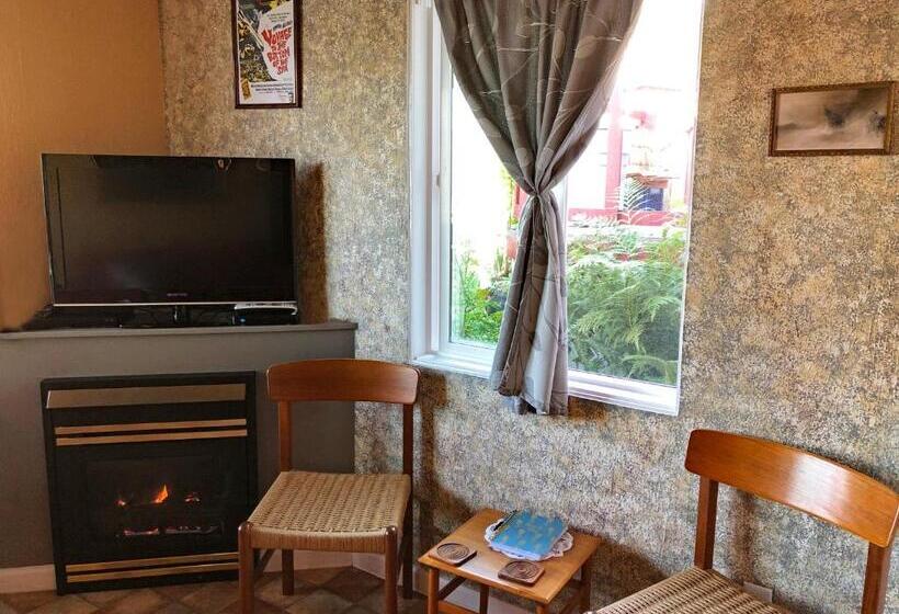 Üç Kişilik Standart Oda, Wheeler On The Bay Lodge And Marina