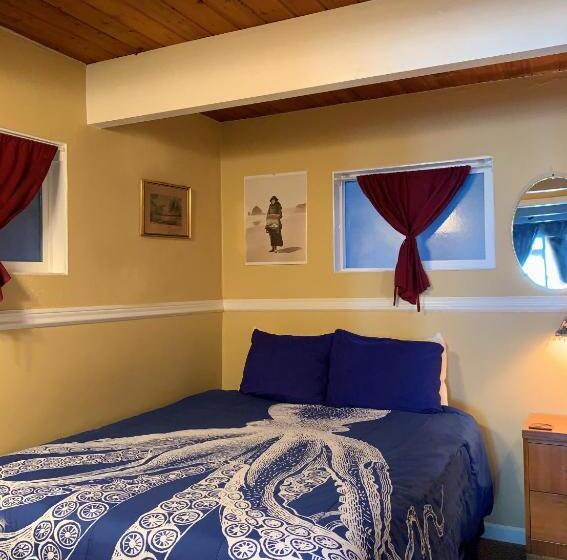 Üç Kişilik Standart Oda, Wheeler On The Bay Lodge And Marina