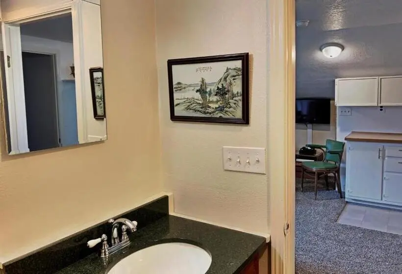 スタンダード４人部屋, Wheeler On The Bay Lodge And Marina