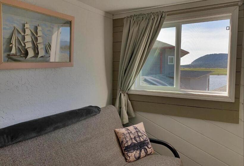 Dört Kişilik Standart Oda, Wheeler On The Bay Lodge And Marina