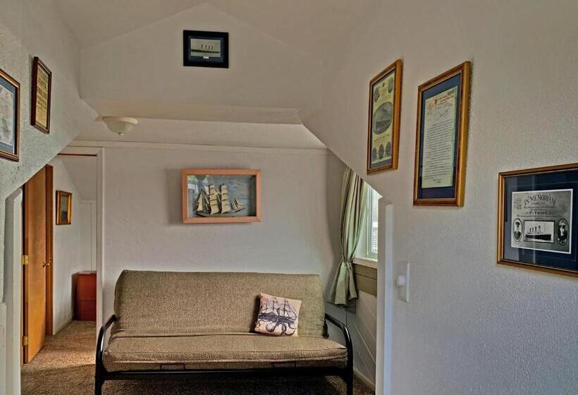 Dört Kişilik Standart Oda, Wheeler On The Bay Lodge And Marina