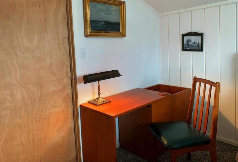 Dört Kişilik Standart Oda, Wheeler On The Bay Lodge And Marina