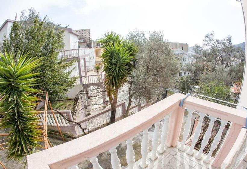 اتاق اکونومی, Guest House Almond