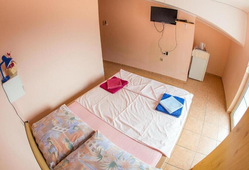 اتاق استاندارد, Guest House Almond