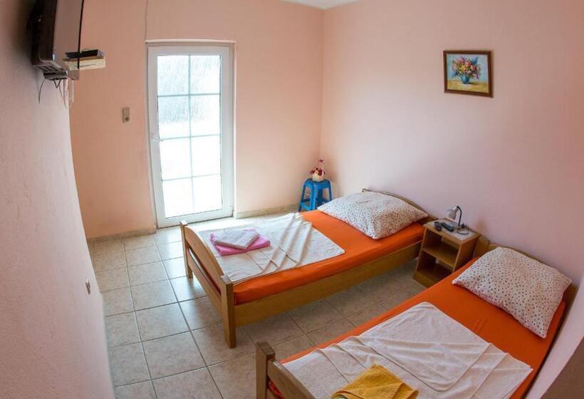 اتاق استاندارد, Guest House Almond